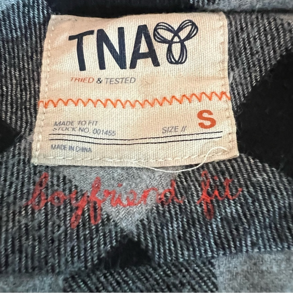 ARITZIA TNA Plaid Flannel Button-up Shirt with hood - Picture 3 of 7